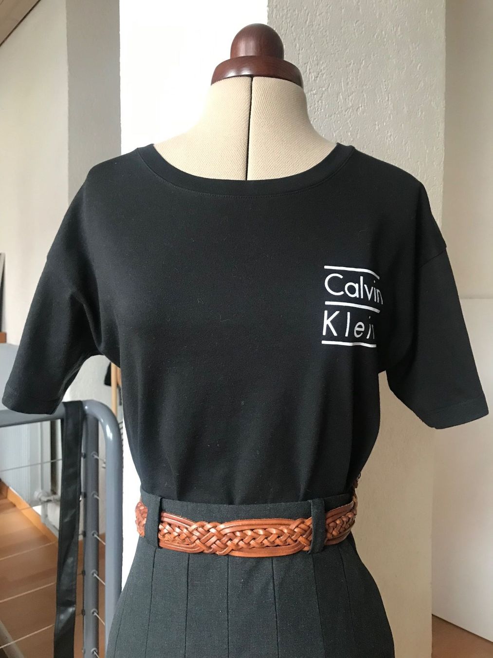 Calvin Klein T-Shirts: T-shirt Calvin Klein taille XS – Gebraucht aus Basel von Maria-Alexa