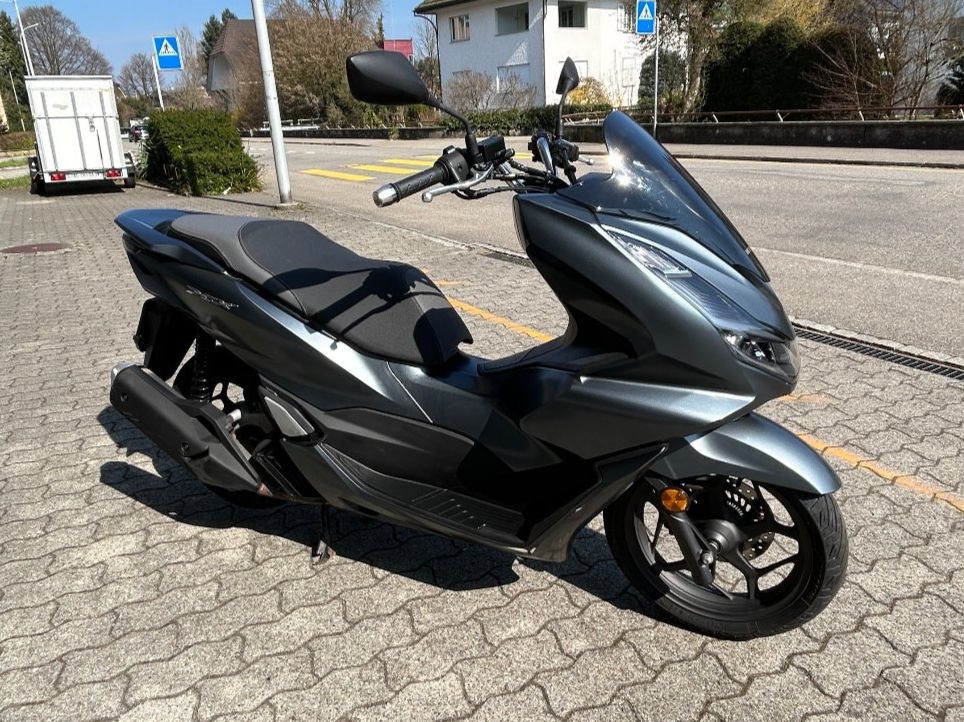 Honda Scooter: Honda PCX 125 – Usato da Zofingen venduto da gunmalino