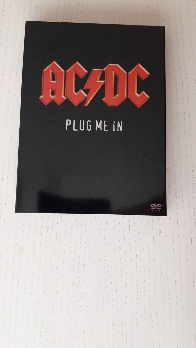 Tutti i DVDs: 2 Musik-DVDs der HardRock-Band "AC/DC" – Usato da Lenzburg venduto da StevieD