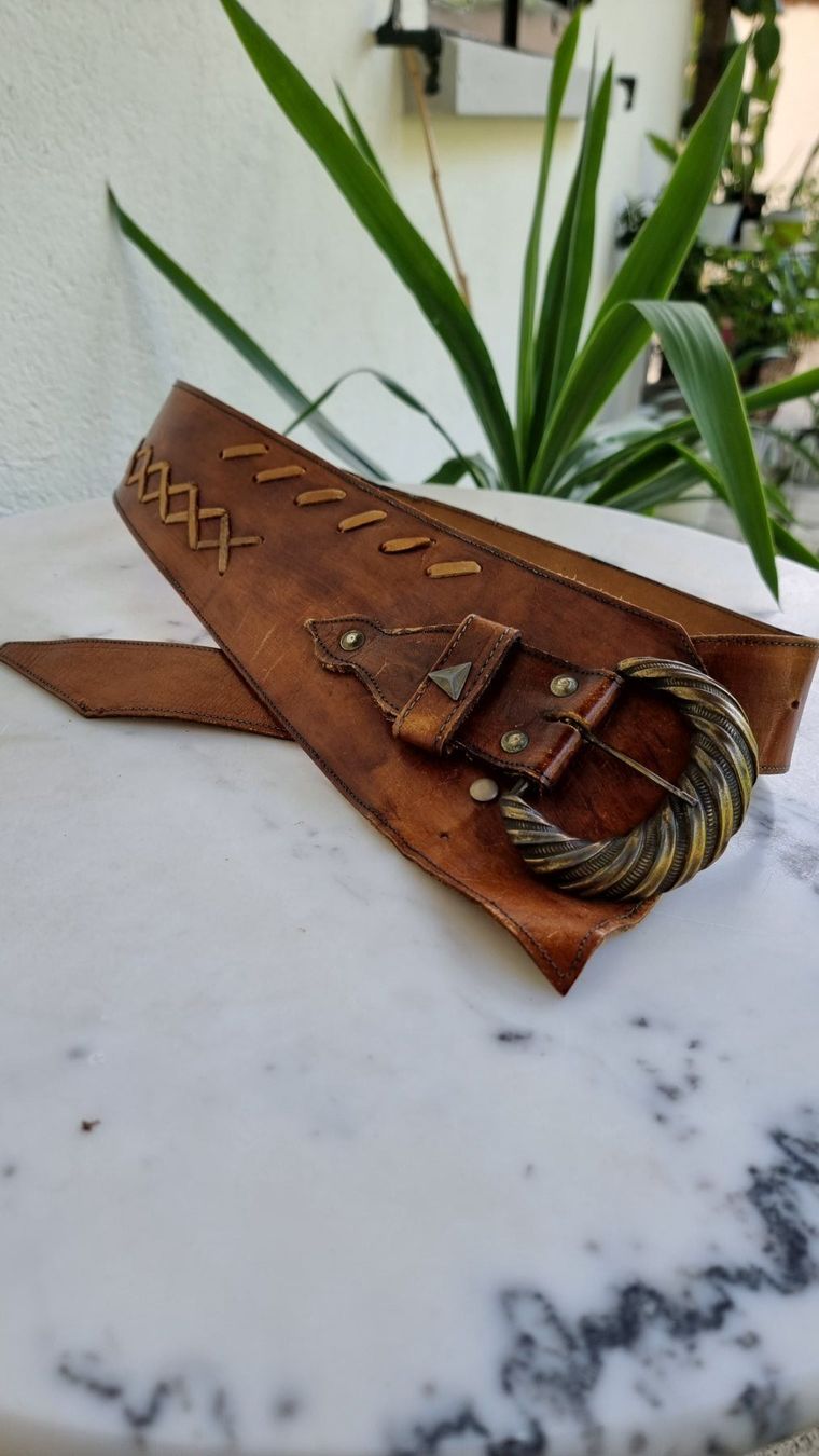 Cinture: Vintage Ledergürtel Boho Western Nieten – Usato da Wald ZH venduto da Martin79 1