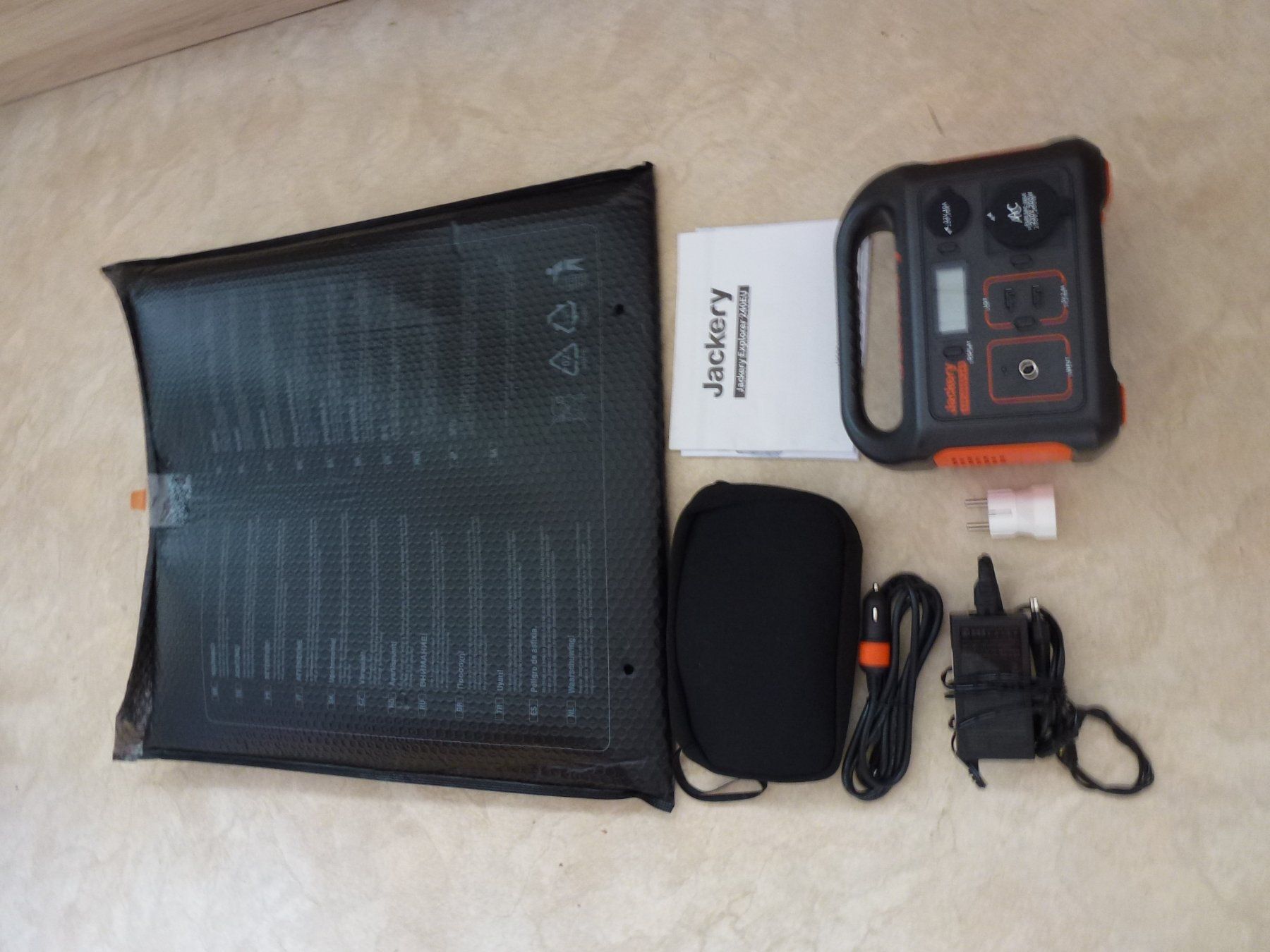 Jackery Akkus: Jackery Explorer 240EU mit 100Watt Solarpanel – Gebraucht aus Düdingen von Pdom