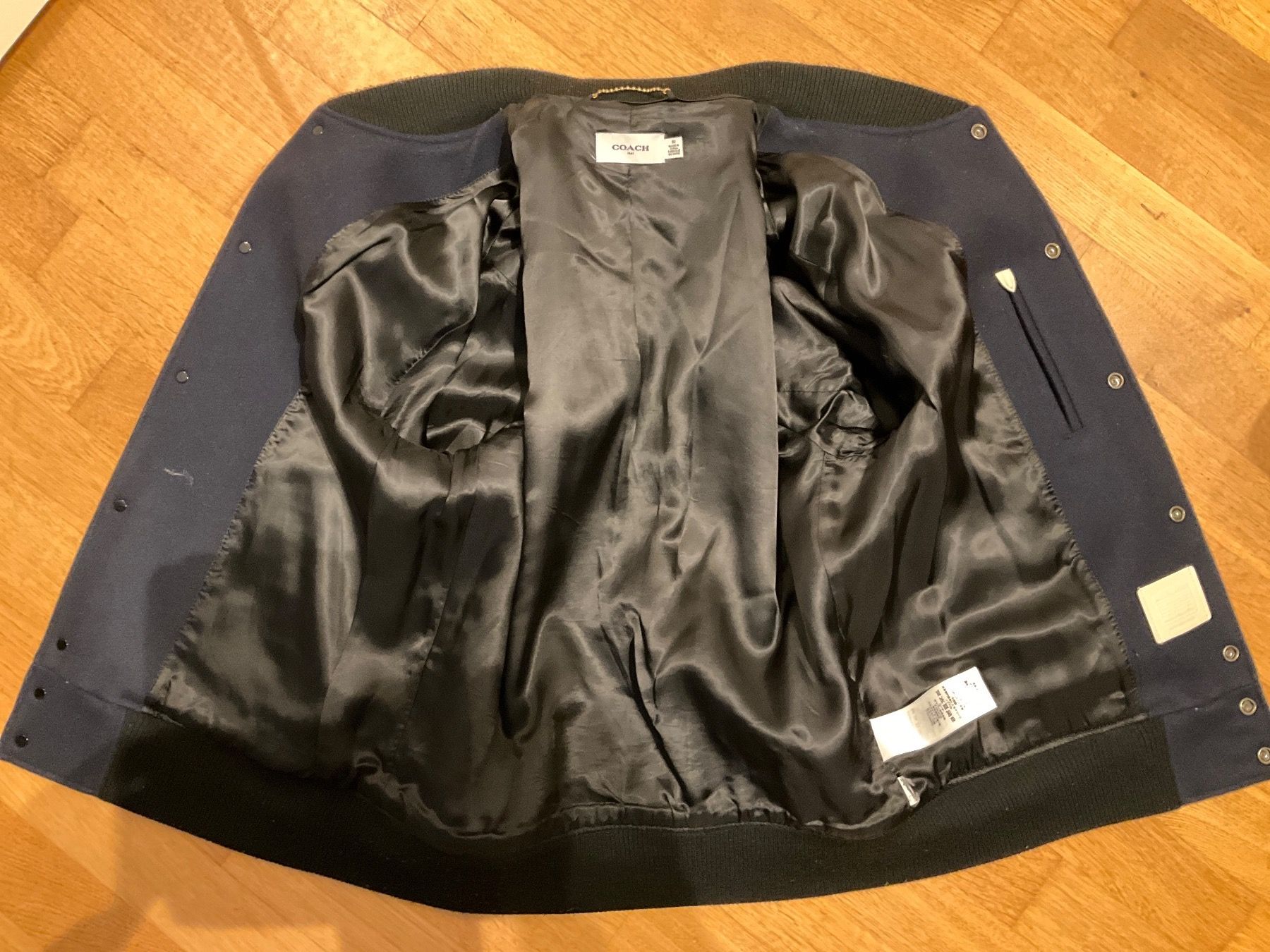 Giacche: Varsity Jacke – Usato da Bülach venduto da Suters0403 4