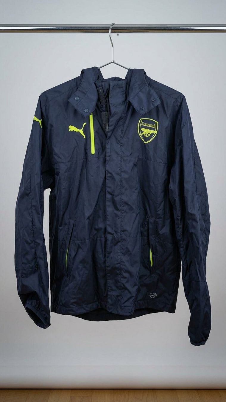 Puma Giacche: Puma Arsenal Regenjacke, Grösse M – Usato da Ebikon venduto da taabatzn