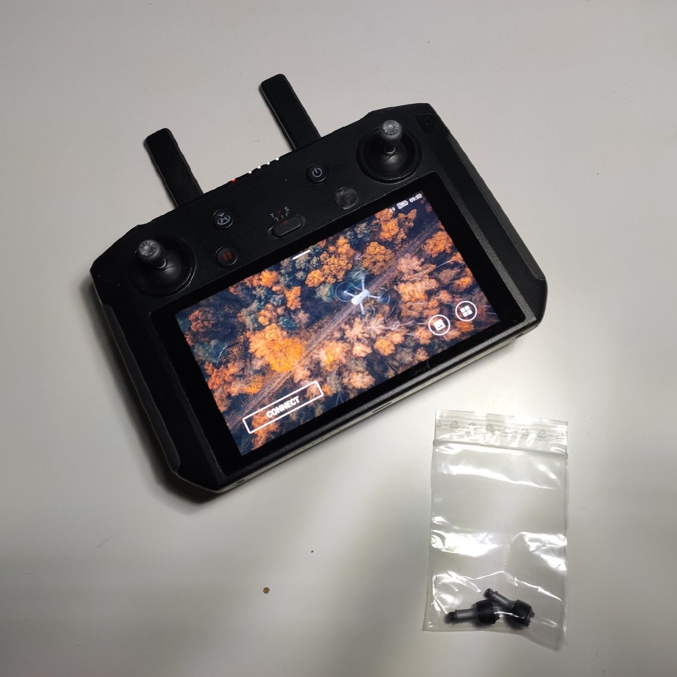 DJI RC Modellbau: DJI SMART CONTROLLER RM 500 (Kleiner Makel, sonst tiptop!) – Gebraucht aus Zürich von Biedermann23