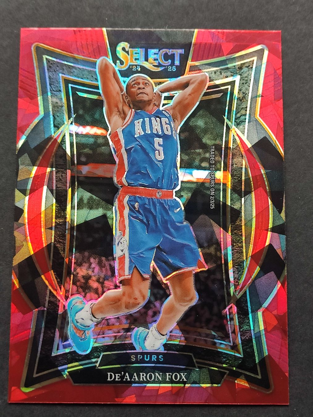 Nba Carte collezionabili: De'Aaron Fox Red Cracked Ice Select 2024-25 – Usato da Olten venduto da cweb