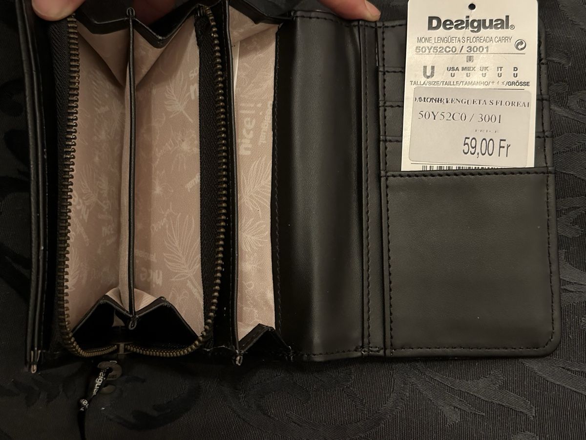 Desigual Portamonete: DESIGUAL Portemonnaie – Nuovo e nell'imballaggio originale da Bern venduto da Maria003 1