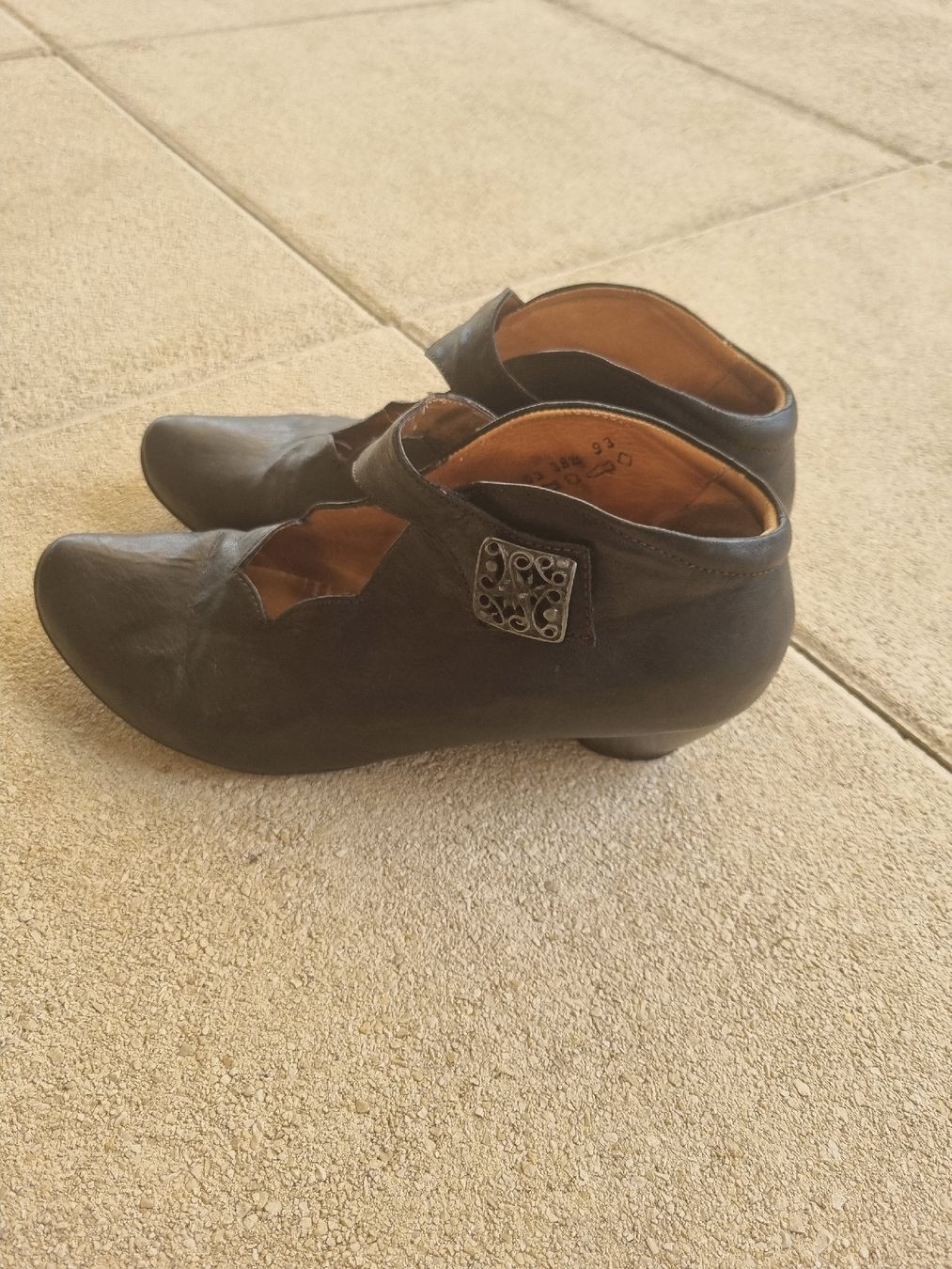Think Chaussures femmes: Think! Lederschuhe Gr. 38.5 – D'occasion à Basel par Ana_v