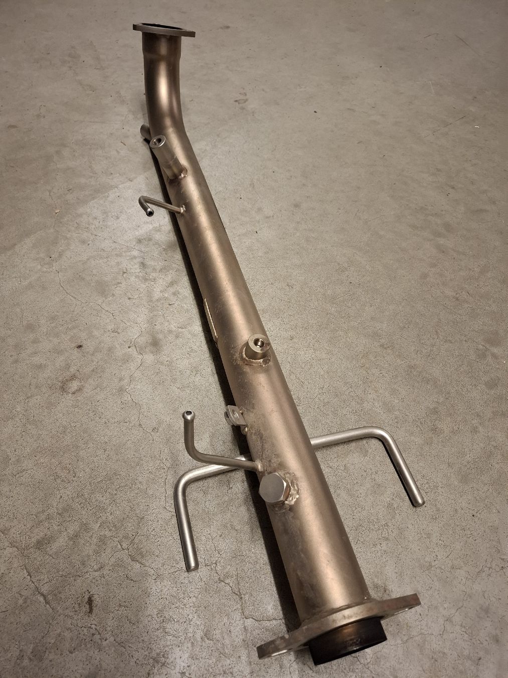 Sistemi di scarico: Landcruiser 150 DPF Ersatzrohr – Usato da Balzers venduto da Vmarte