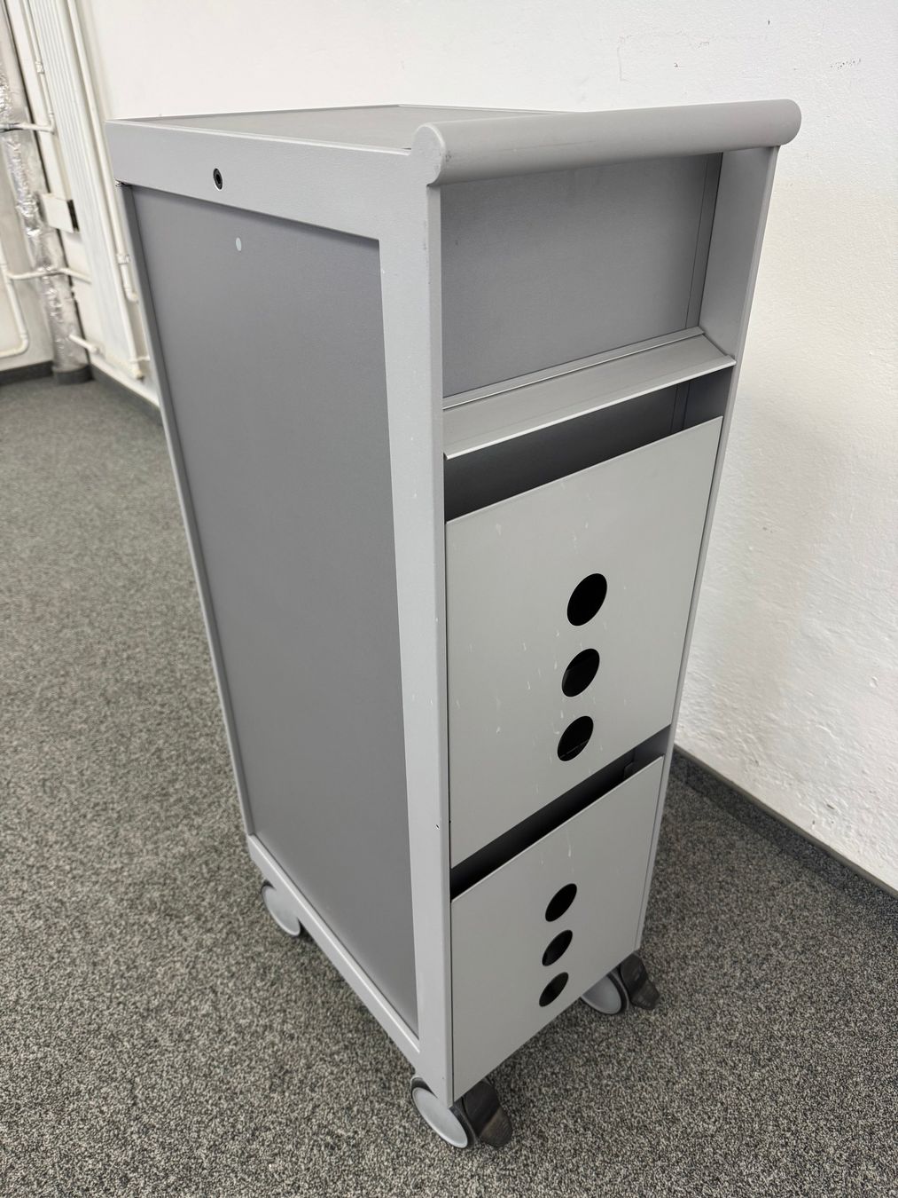 Banconi: Denz D3 Roll-Caddy Silbergrau mit Schlüssel – Usato da Schönenwerd venduto da mcofficeshop 4