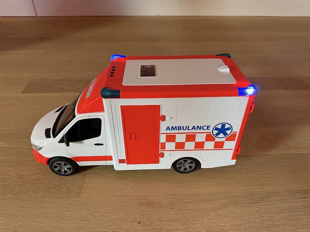 Giocattoli: Ambulance Mercedes Benz Bruder – Usato da La Rippe venduto da jpu_z5ql 2