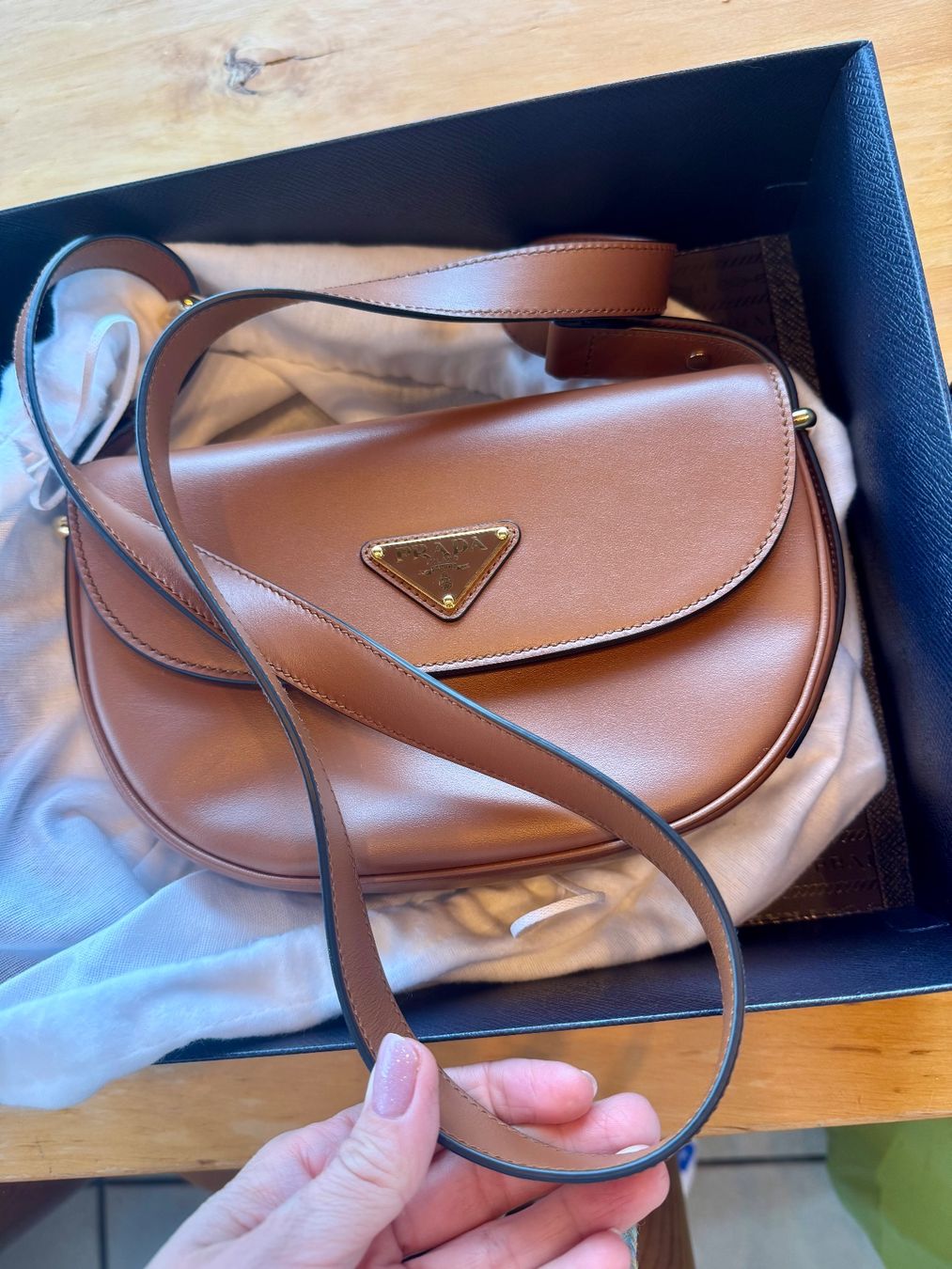 Prada Borse: Brand New Prada Arqué leather shoulder bag – Nuovo (secondo la descrizione) da Altendorf venduto da CC_85 3