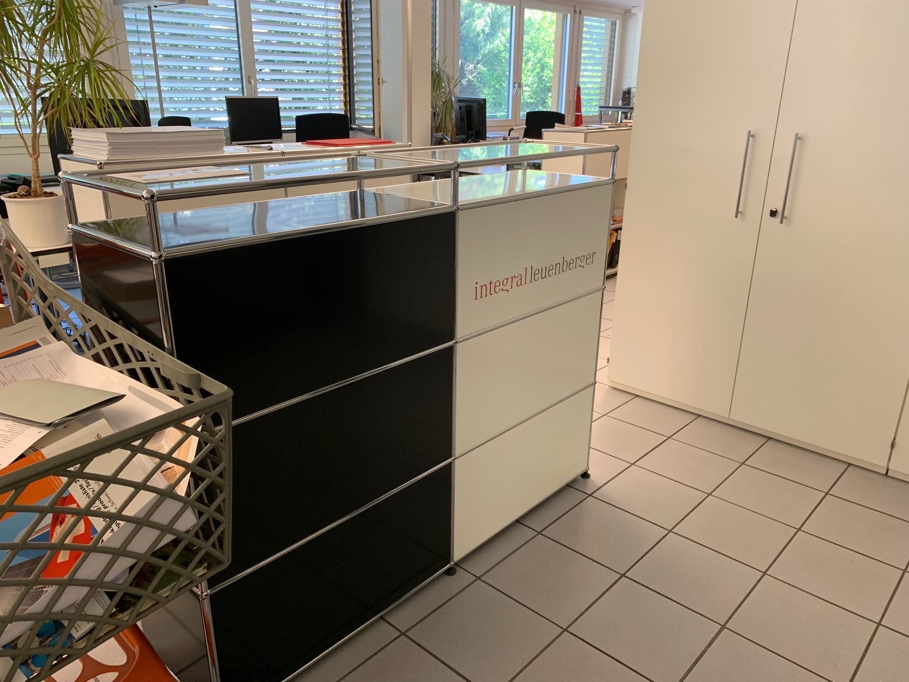 USM Scaffali: Usm Highboard  Lieferung gratis – Usato da Thun venduto da usmlieferung