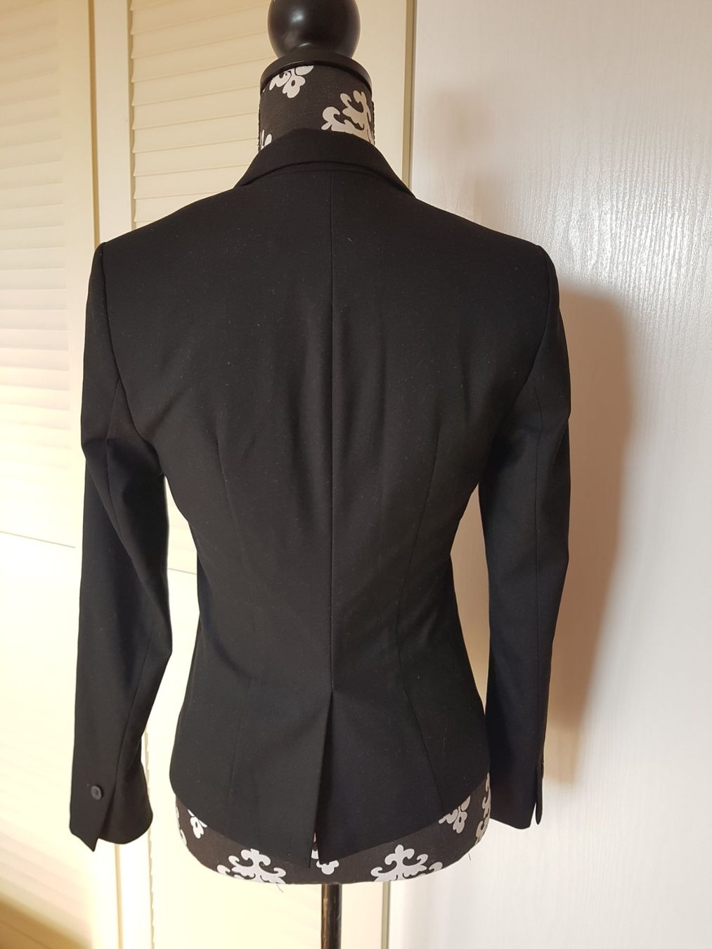 H&M Giacche: Schwarzer Blazer Gr. 34 Top Zustand H&M elegant – Usato da Buchs ZH venduto da osterhase57 1
