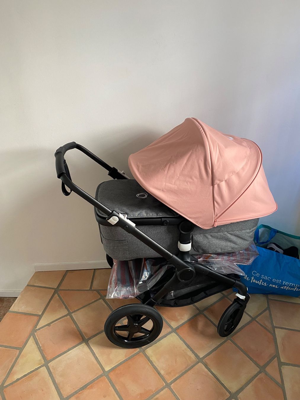 Bugaboo Kinderwagen: Poussette Bugaboo Fox 3 rose / gris  état comme neuf – Gebraucht aus Pully von elo_x9gc 5