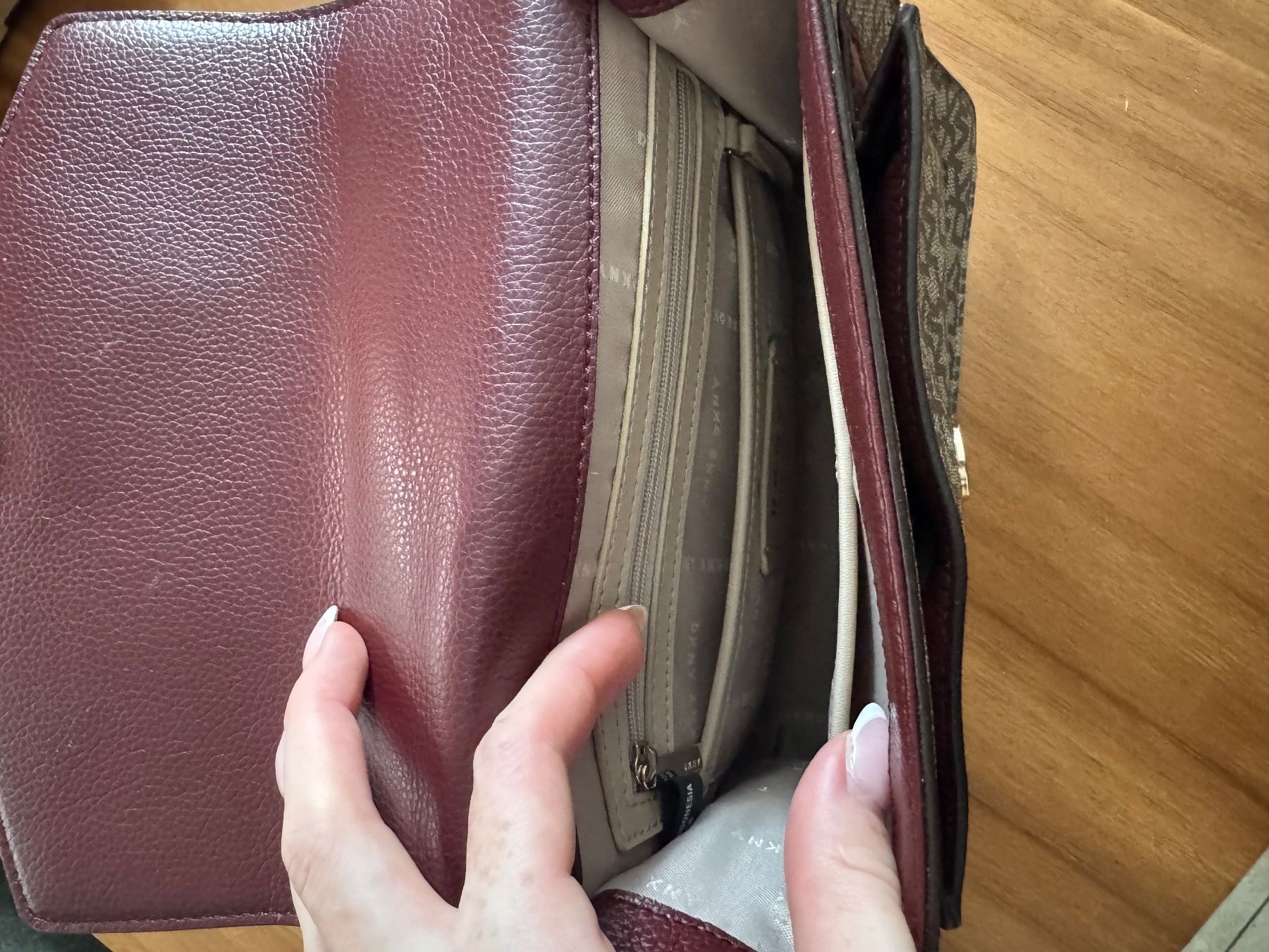 DKNY : DKNY Tasche Bordeaux – D'occasion à Zürich par lea_s_97 2