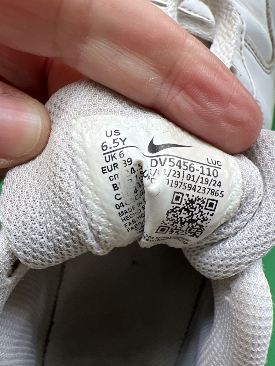Nike Scarpe per ragazzi: Weisse Nike Turnschuhe, Grösse 39 – Usato da Zürich venduto da Tibet75 1
