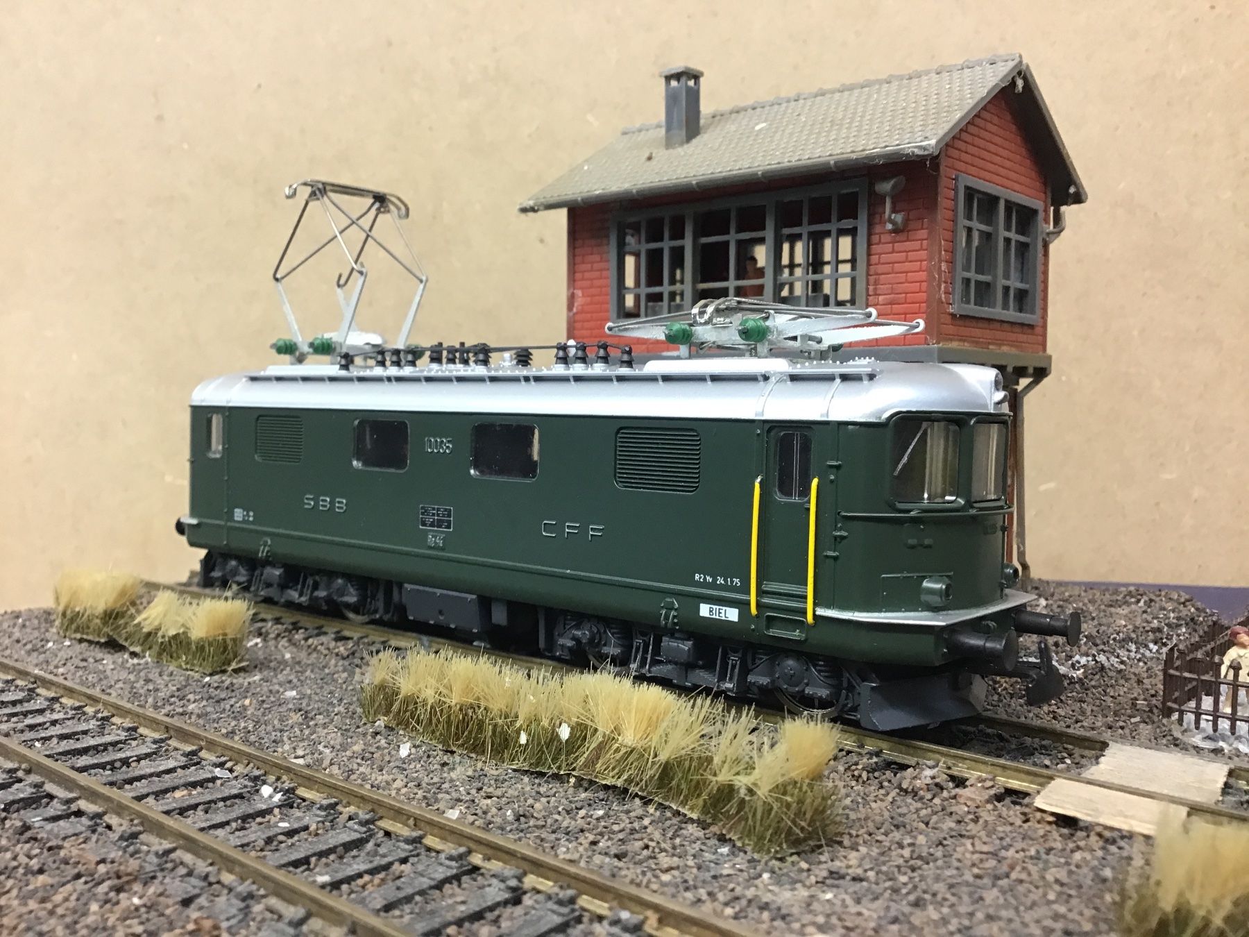 Hag Modellini di ferrovie: HAG RE 4/4 I WECHSELSTROM NR.220 – Nuovo (secondo la descrizione) da Männedorf venduto da Modelle-aller-Art 2