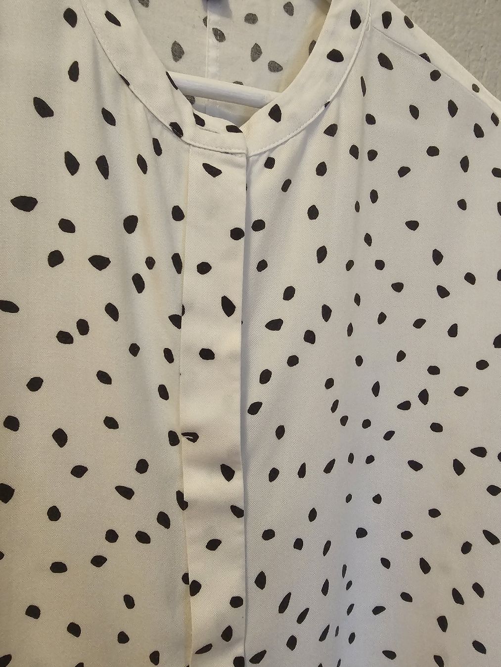 C&A Camicette: Leichte Bluse von C&A, Gr. 40, Weiss/Schwarz gepunktet, – Nuovo (secondo la descrizione) da Bern venduto da Oscarella 4