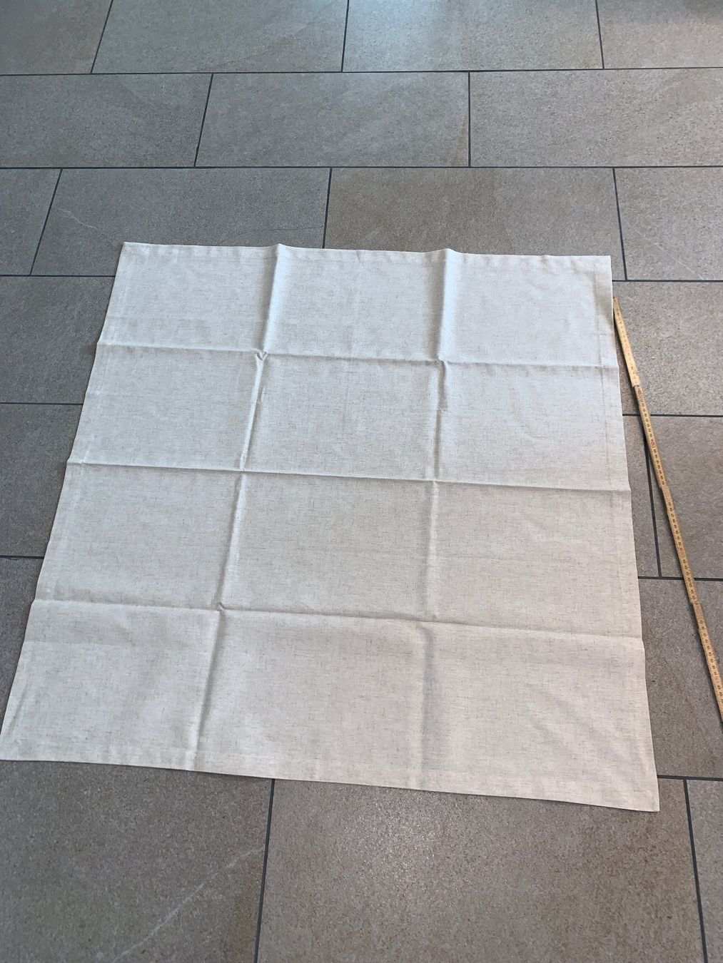 Altra biancheria da tavola: Quadratische Tischdecke 100x100cm – Usato da Rickenbach SZ venduto da Frickler