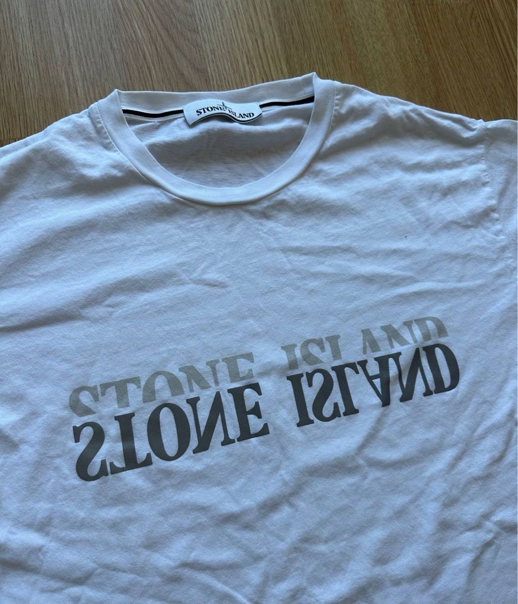Stone Island T-shirt: Stone Island T-shirt  – Usato da Pfäffikon ZH venduto da Nataliia.