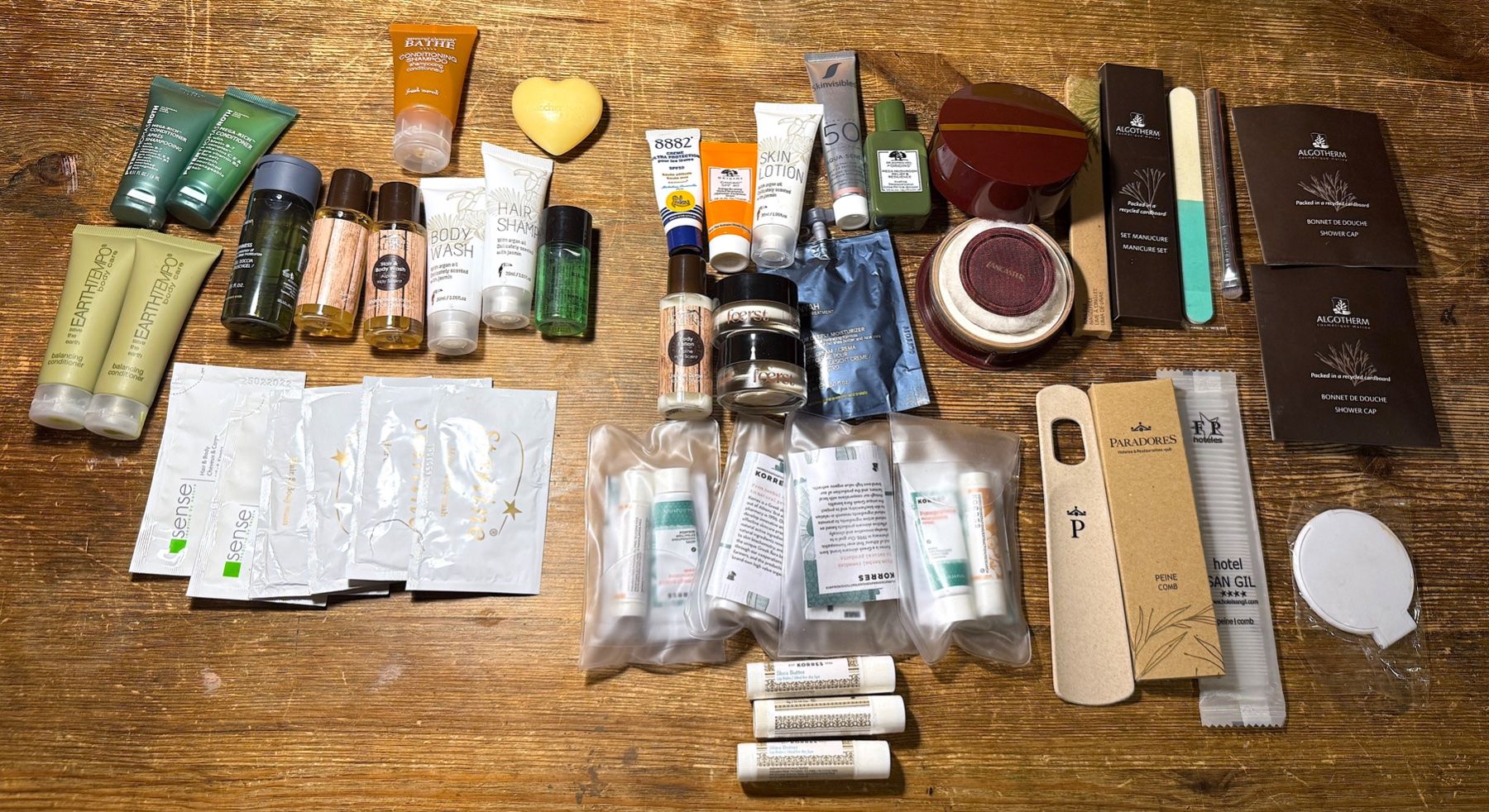 Haarpflegeprodukte: Mini-articles: gel douche, shampooing, conditioner, crème + – Neu (gemäss Beschreibung) aus Veyrier von Szurkemaci