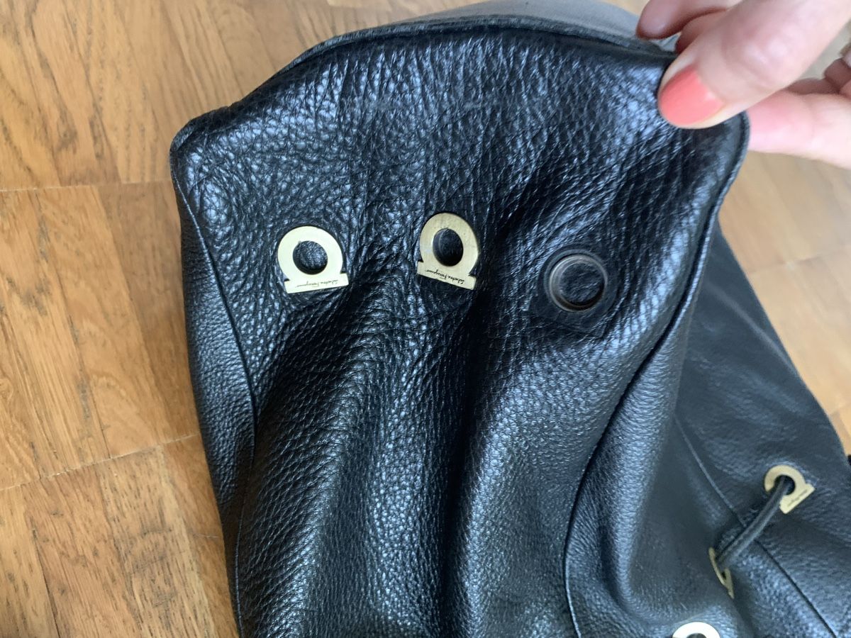 Borse da donna: Salvatore ferragamo leder tasche schwarz – Usato da Zürich venduto da Nikuska32 1