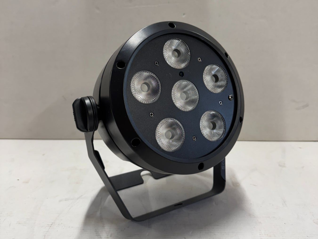 Lampade: 2x Cameo Root Par 6  LED Par (X1146) – Nuovo (secondo la descrizione) da Däniken SO venduto da Profog1 2