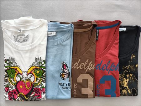 Kleiderpaket mit 5 Shirts in Grösse S, NEU!