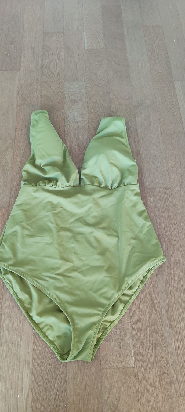 Costumi da bagno & Bikini: Swimwears (size L) – Usato da Oberbuchsiten venduto da DianaLup 1