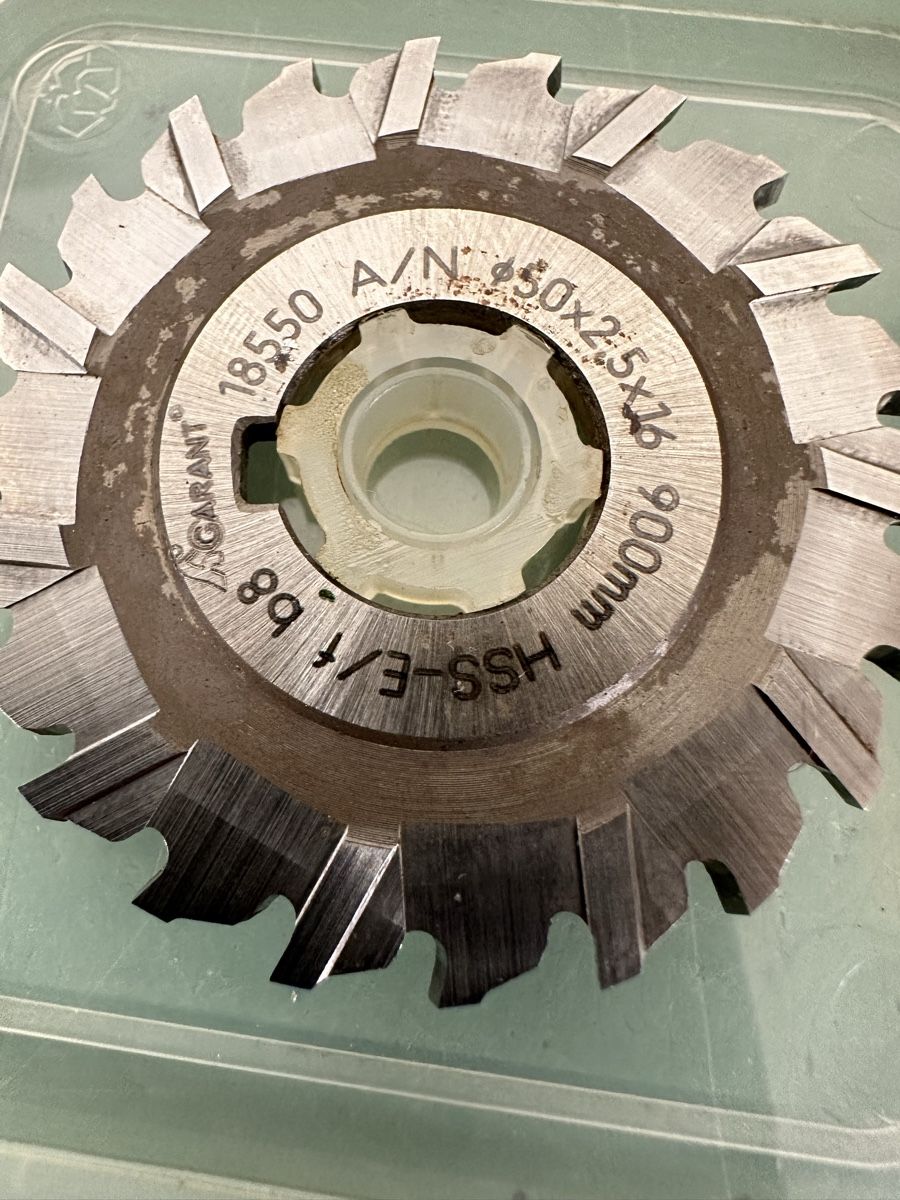 Alle Werkzeuge: verschiedene Arten von Fräsern – Gebraucht aus Aarberg von SNMachines 5