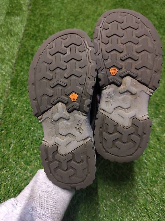 Schuhe für Jungen: Sommerschuhe Grösse 32/33 – Gebraucht aus Zürich von RaffaelaT 1