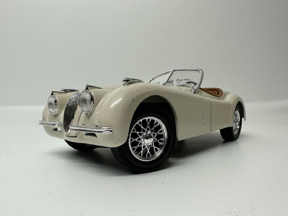 Ertl 1/18 Jaguar XK120 1948 #38 - Racing Green (Diecast, Collection)