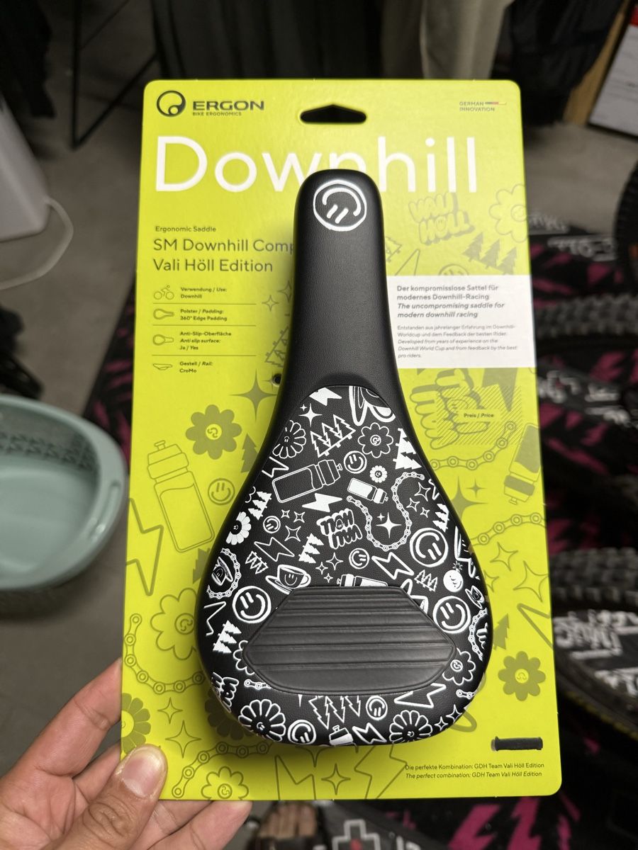 Ergon Pezzi di ricambio: Ergon Sattel SM Downhill Comp Vali Höll Edition – Nuovo e nell'imballaggio originale da Giubiasco venduto da Darkemperor