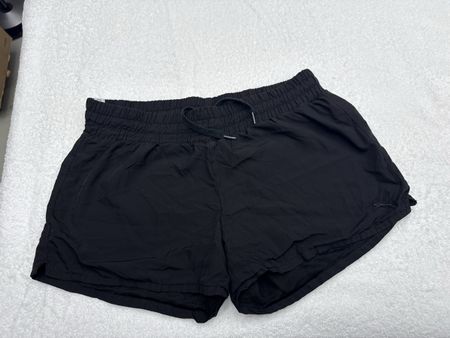 Short Puma noir, taille 40, idéal pour l'été !