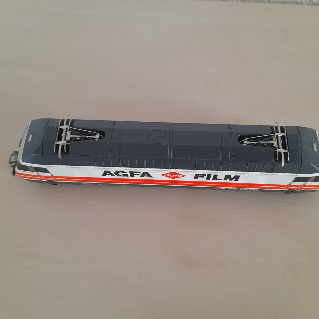 Märklin Modellini di ferrovie: Locomotive CFF Re 4/4 Agfa – Usato da Auvernier venduto da gandalf08 5