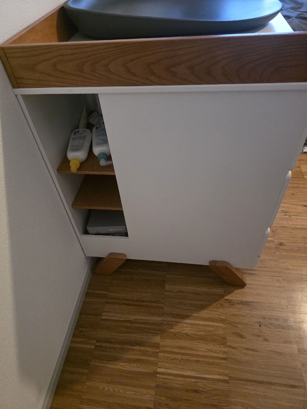 Cassettiere: Table à langer commode 3 tiroirs bois blanc et bois clair – Nuovo (secondo la descrizione) da Zürich venduto da cmo_r8vp 1