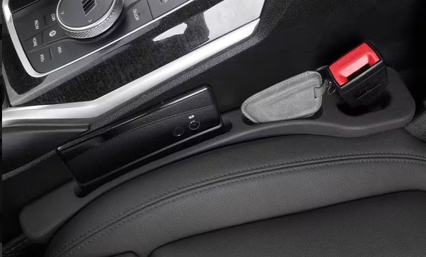 Sonstiges Fahrzeugzubehör: Autositz Zwischenraumfüller mit Ablagen – Neu (gemäss Beschreibung) aus Kollbrunn von equipe-bachofner.ch 7
