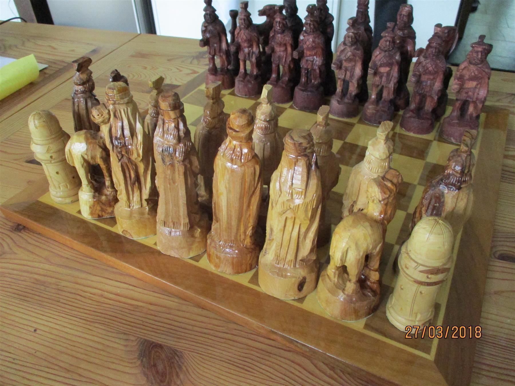 Giochi: Handgeschnitzte Schach Figuren – Usato da Liestal venduto da Disc-Point 7