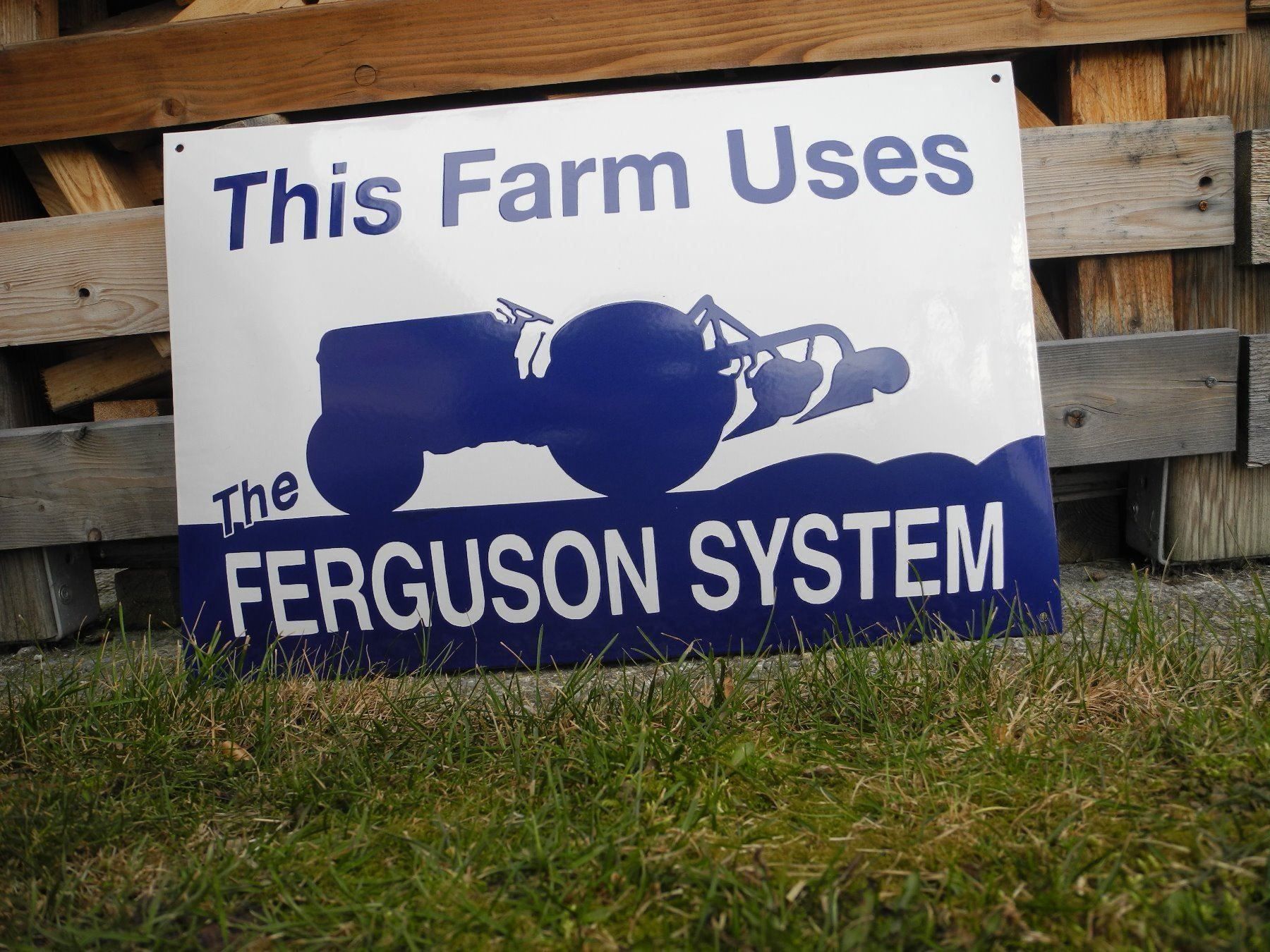 Massey Ferguson Insegne: MASSEY - FERGUSON EMAILSCHILD – Nuovo (secondo la descrizione) da Reinach AG venduto da Huckleberrysix 3