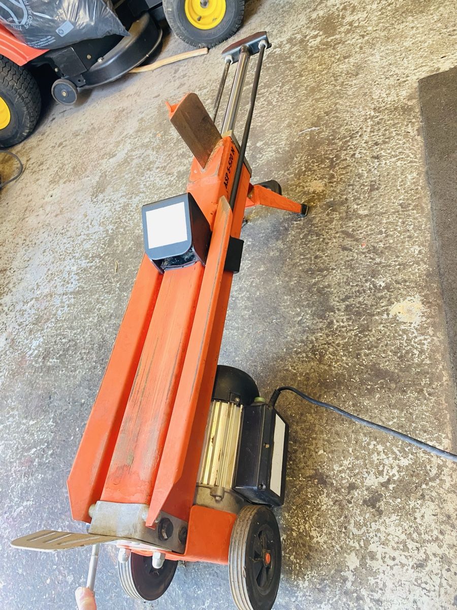 Tutte le macchine: Holzspaltmaschine 220 Volt bis 53 cm  – Usato da Urdorf venduto da mas_5wfz 7