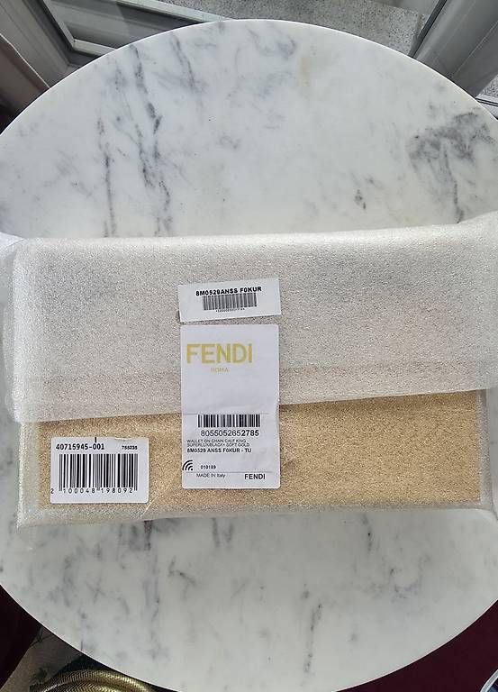Borse da donna: FENDI wallet on chain – Nuovo e nell'imballaggio originale da Pfäffikon SZ venduto da mariapetrowich 3
