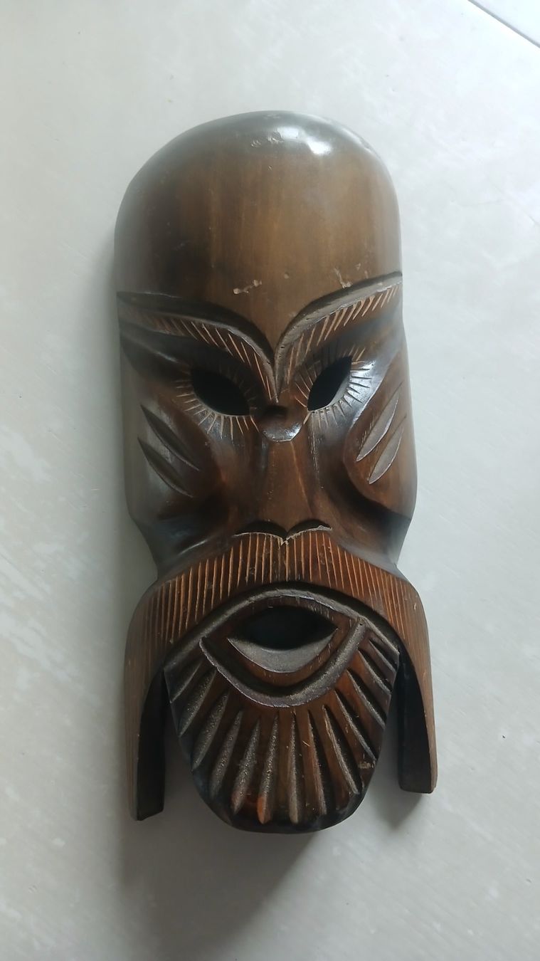 Internationale Kunst: Afrikanische Holzmaske – Gebraucht aus Udligenswil von Quarz2002