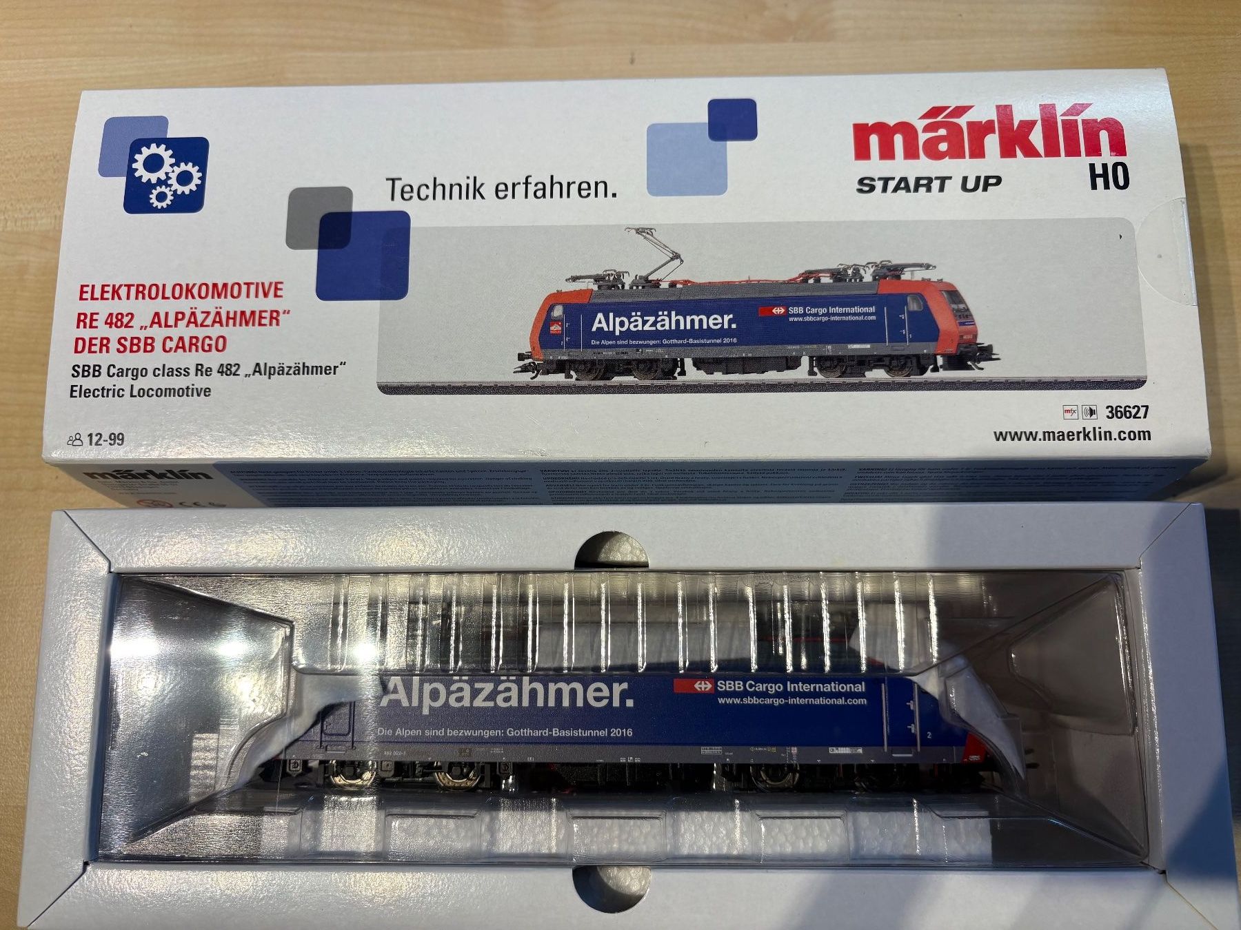 Märklin Modellini di ferrovie: Maerklin 36627  Re482 – Nuovo e nell'imballaggio originale da Corcelles Payerne venduto da Pierre66 7