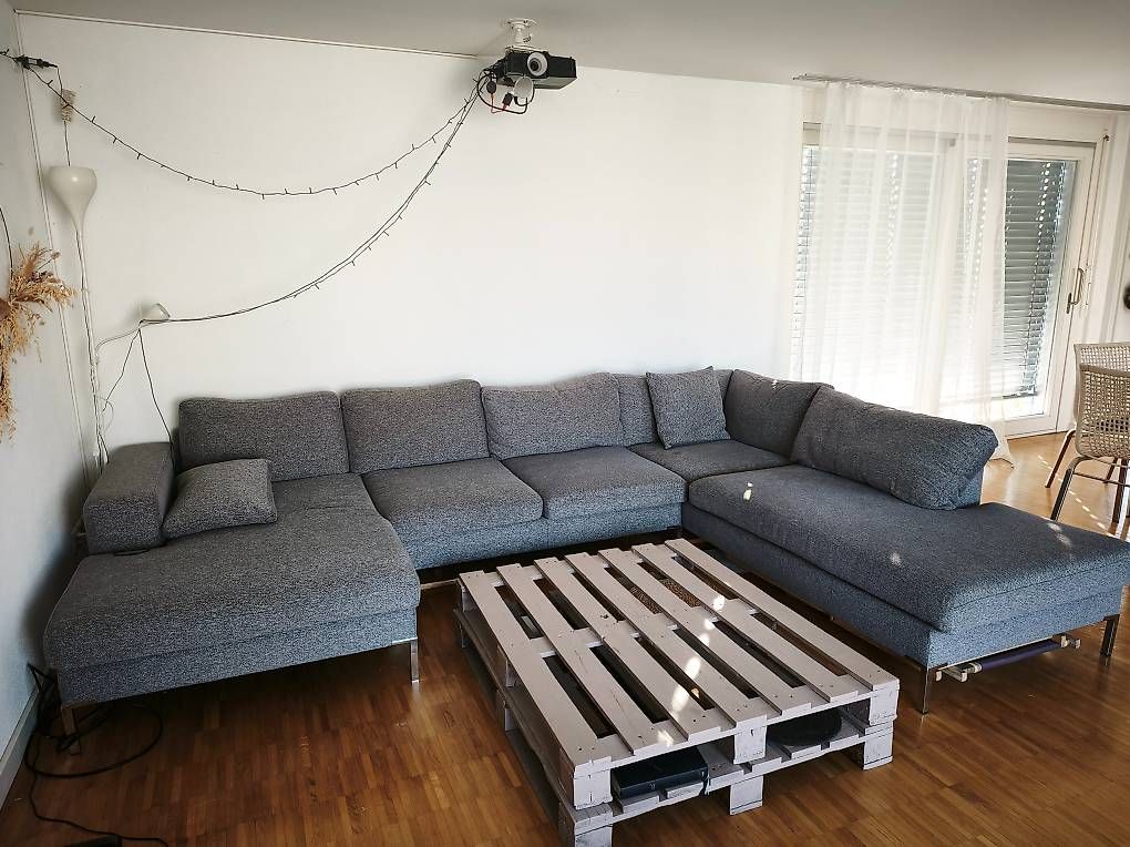 Divani: Bequemes Sofa in Grau & guter Zustand – Usato da Dietikon venduto da Annika_Sa