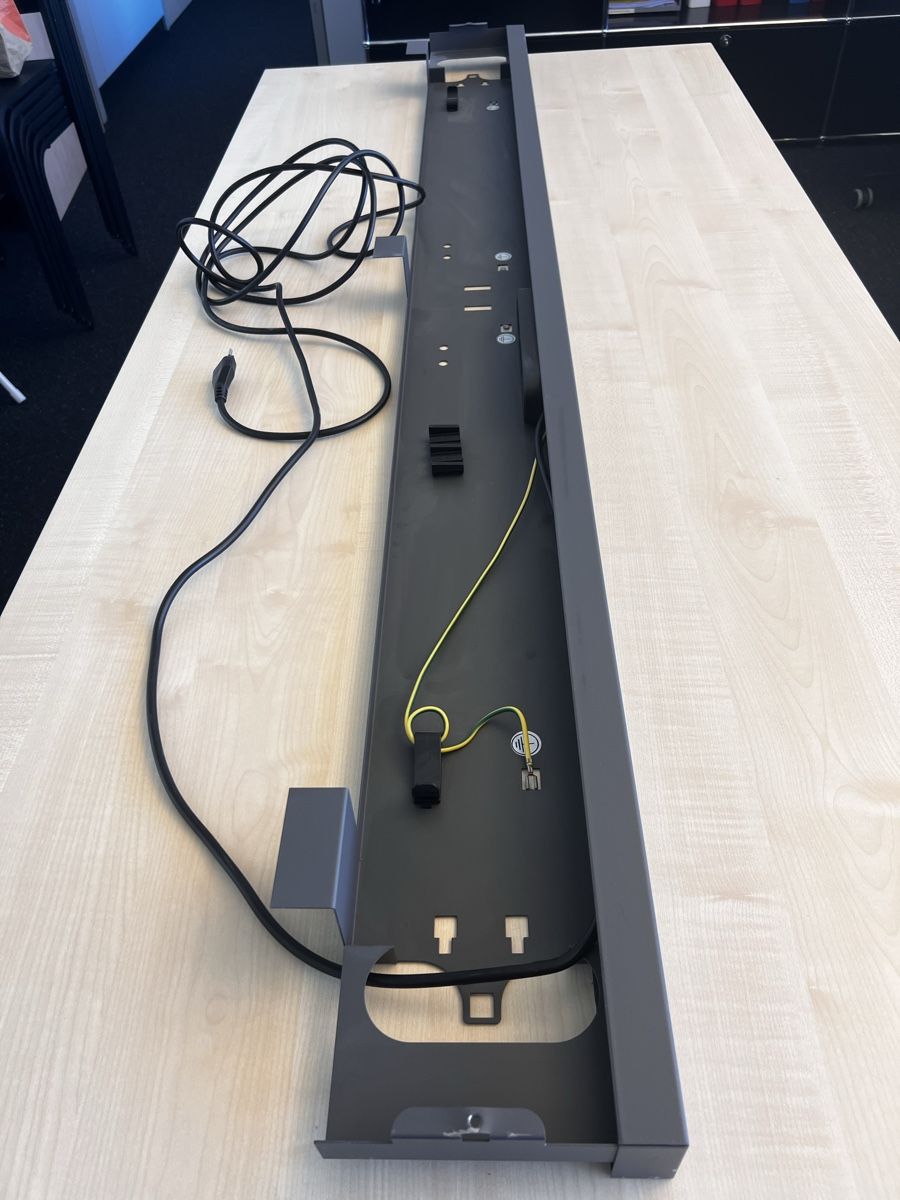 Bureaux: Bürotisch 180 x 80 cm – D'occasion à Bellmund par been.mlr 2