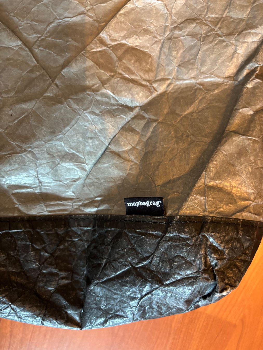 Taschen für Damen: Mapbagrag Tasche Rucksack silber – Gebraucht aus Balsthal von Uroby 4