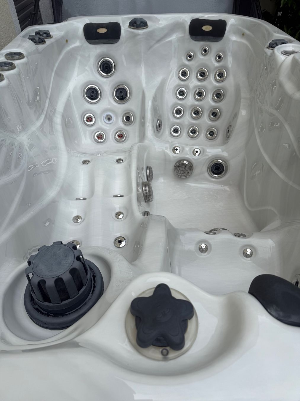 Bains à remous: Whirlpool Dallas Platin Version 3er – D'occasion à Buchrain par Air-Maxx 1