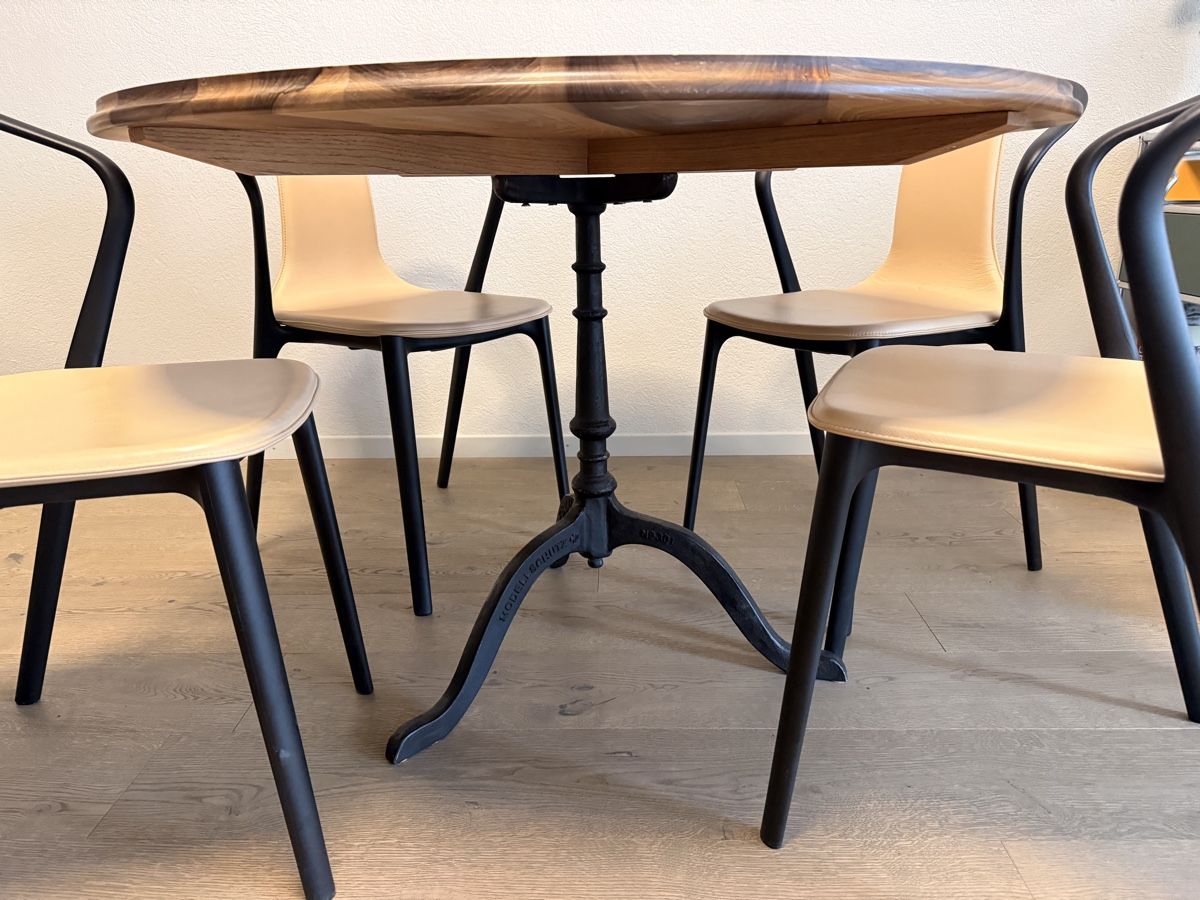 Tavoli: Tisch - Nussholz - 110cm Durchmesser – Usato da Zürich venduto da AH8001 1