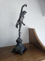 Merkur Statue  auf Sockel 