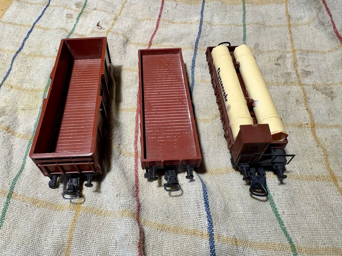 Roco Modellini di ferrovie: Roco Acht Güterwagen H0 – Usato da Balsthal venduto da hammer008 4